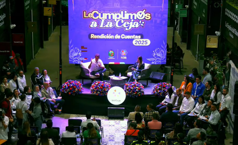a alcaldesa Ilbed Santa presenta avances en plaza de mercado, parques y vías durante rendición de cuentas en La Ceja
