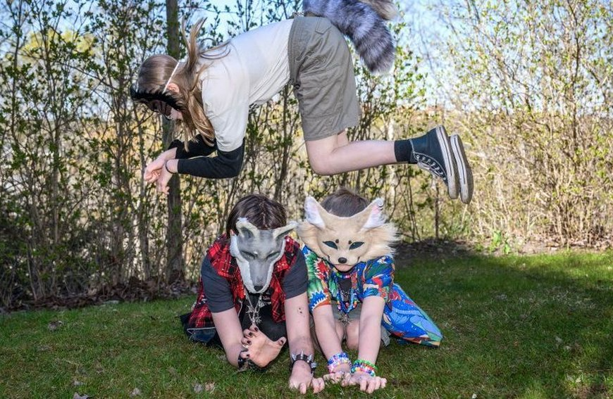 ¿Quiénes son los “therians”? La subcultura juvenil que crece en redes y abre debate social