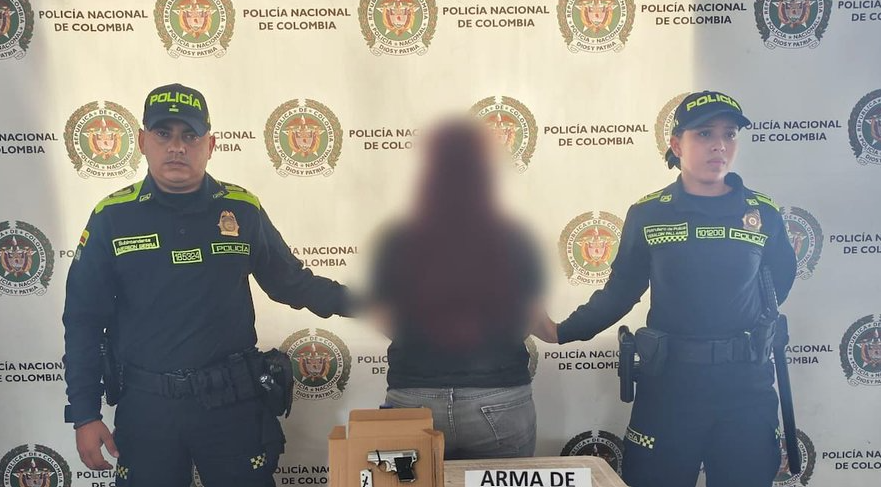 Capturan a mujer armada durante evento político de Paloma Valencia y Álvaro Uribe en Honda