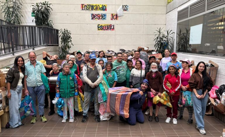 En El Santuario, 120 mil cuadernos usados se transforman en apoyo directo para recicladores