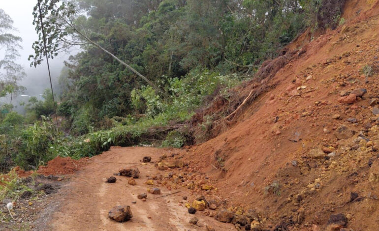 Atención conductores, no hay paso en la vía Concordia - Betulia por un deslizamiento que sigue creciendo