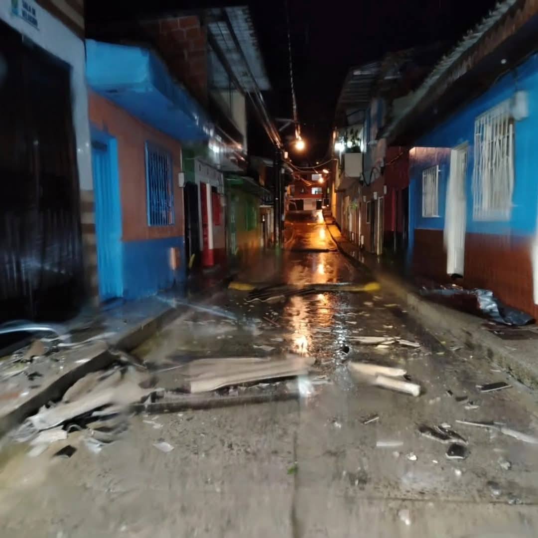 Vendaval sacude a Nariño, Antioquia: viviendas, locales y una capilla resultan afectados