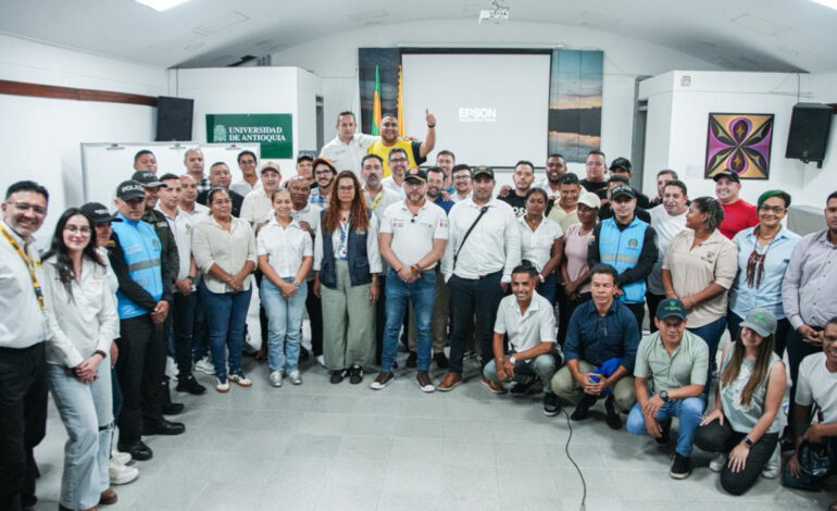 Mineros levantan paro minero tras 12 días de bloqueos en el Bajo Cauca
