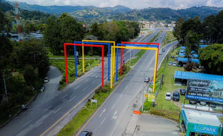 obra Pórticos del maestro Hugo Zapata en el aeropuerto José María Córdova