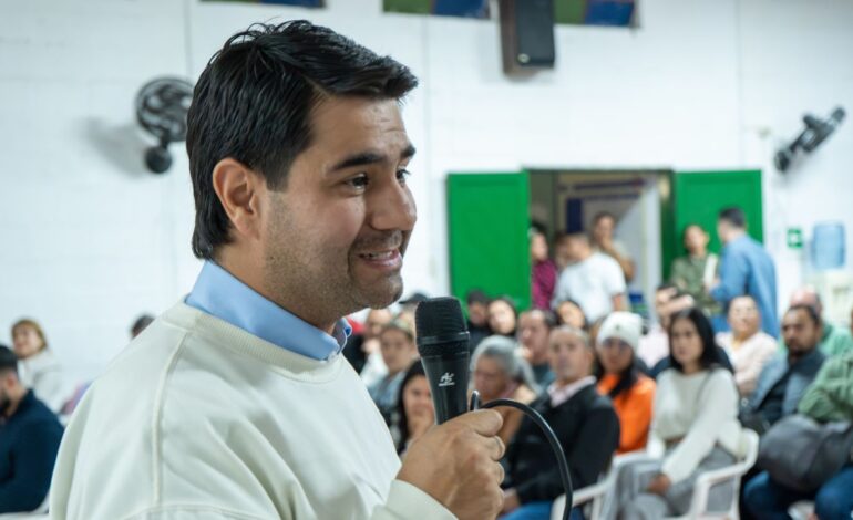 Creemos logra dos curules. Simón Molina llega a la Cámara con más de 60 mil votos por Antioquia