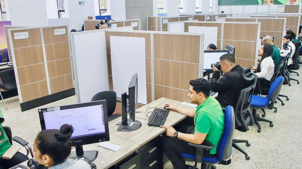 Fallas en plataforma de la Cancillería obligan a suspender trámites de pasaportes en todo el país