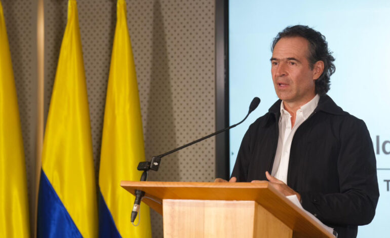 Fico se va contra nuevo jefe de la Supersalud y anuncia demanda por nombramiento