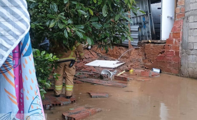 Fuertes lluvias durante el fin de semana provocaron inundaciones y emergencias en varios sectores de Marinilla