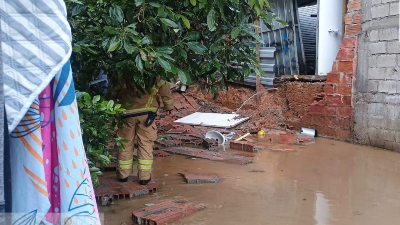 Fuertes lluvias durante el fin de semana provocaron inundaciones y emergencias en varios sectores de Marinilla