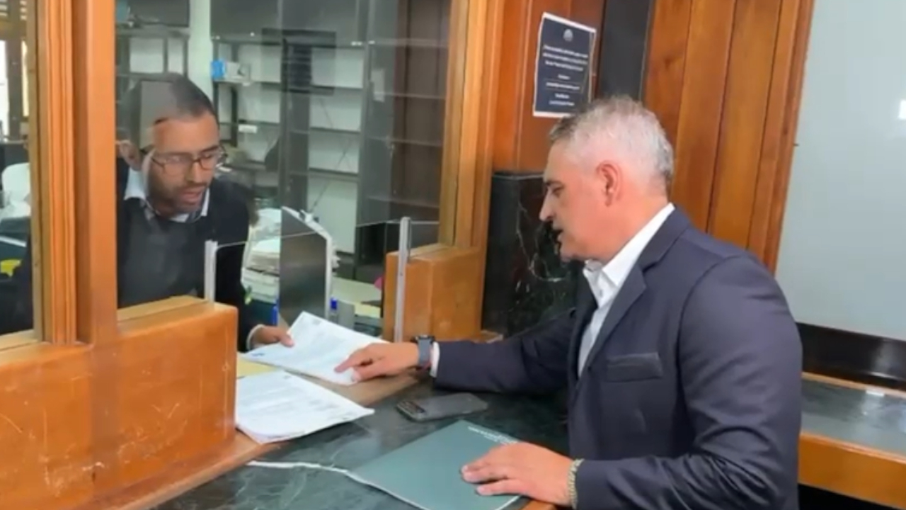 Gobernador de Antioquia impugna suspensión de órdenes de captura a 23 criminales