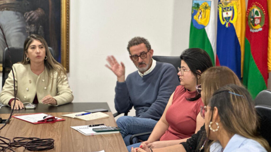 La Ceja aumenta cobertura del PAE y destina 10.000 millones para alimentación escolar en 2026