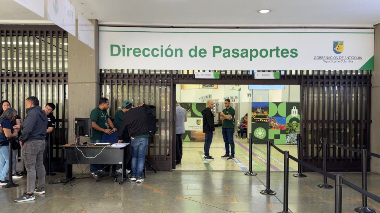 Se normaliza trámite de pasaportes en Antioquia tras superar fallas en sistema nacional