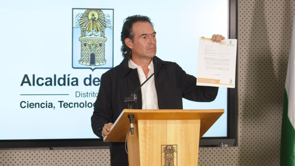 Fico se va contra nuevo jefe de la Supersalud y anuncia demanda por nombramiento