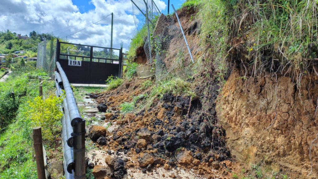 Fuertes lluvias durante el fin de semana provocaron inundaciones y emergencias en varios sectores de Marinilla