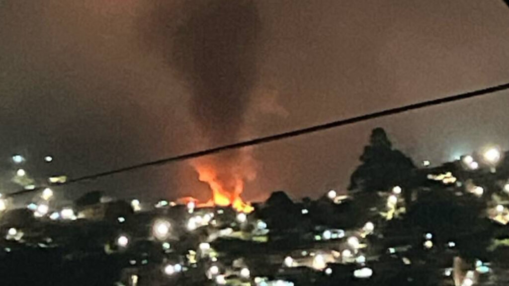 Fuego arrasó viviendas en Medellín y dejó a 11 familias sin nada además de afectar varios locales