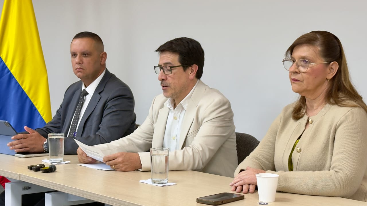 Informe revela avances y retos en el diálogo entre Gobierno y EGC en cinco municipios
