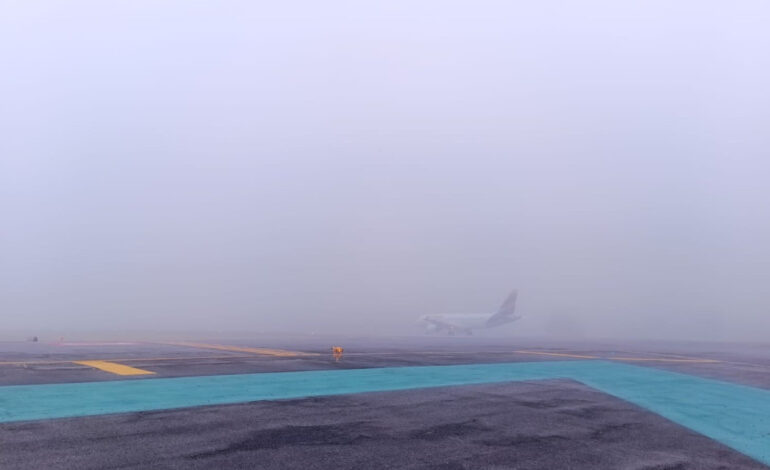 Aeropuerto de Rionegro vuelve a recibir vuelos en medio de demoras y desvíos por niebla