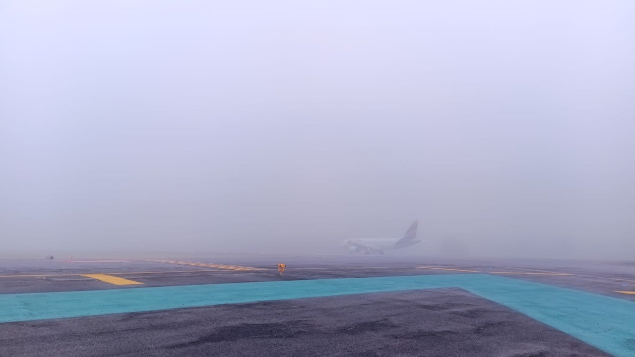 Aeropuerto de Rionegro vuelve a recibir vuelos en medio de demoras y desvíos por niebla