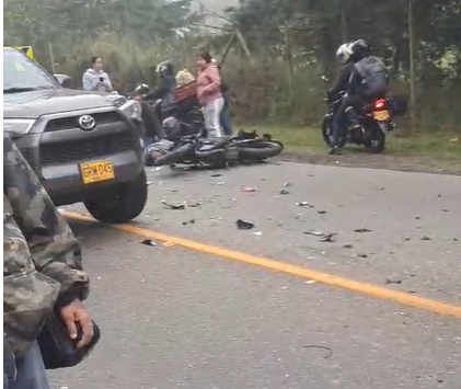 accidente de motocicletas en la vía La Ceja El Retiro Antioquia