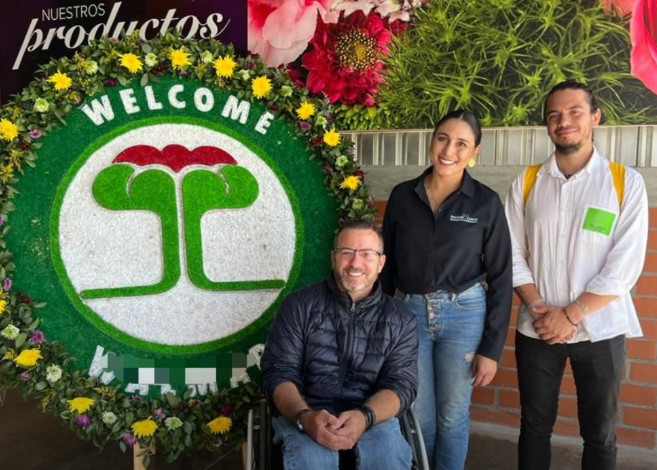 trabajadores en cultivo de flores en La Ceja Antioquia exportación internacional