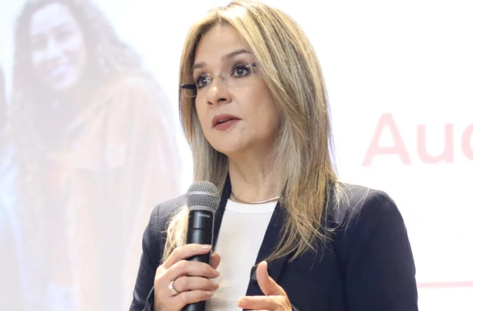 Vicky Dávila se baja de la política y retoma su carrera en los medios tras la consulta