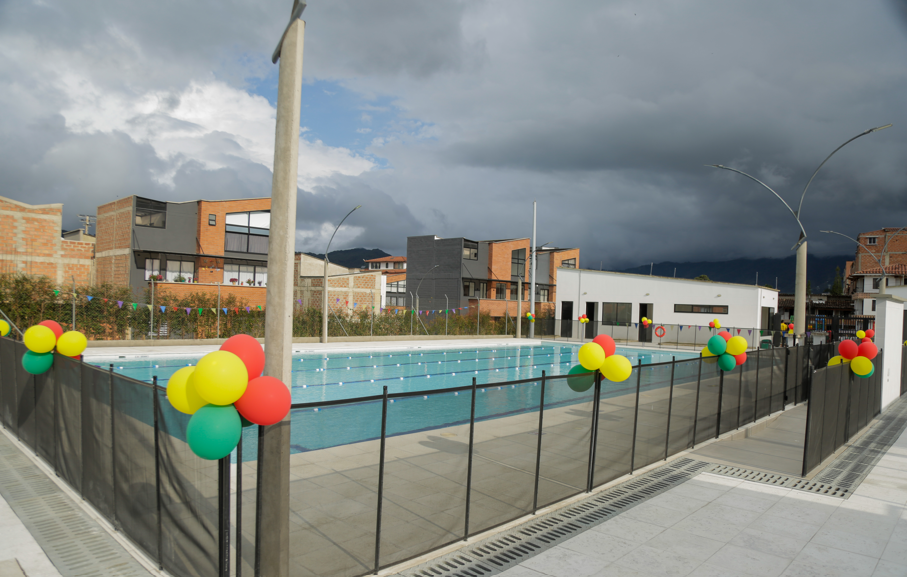 El Carmen de Viboral pone en funcionamiento nuevo complejo acuático para deporte y recreación