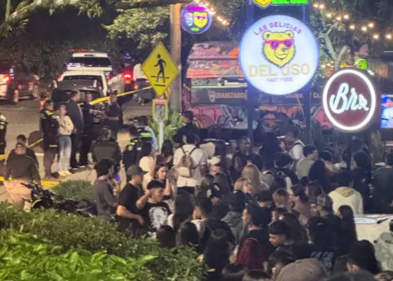 Terror en durante el Burger Master en Medellín: intento de robo deja dos personas heridas