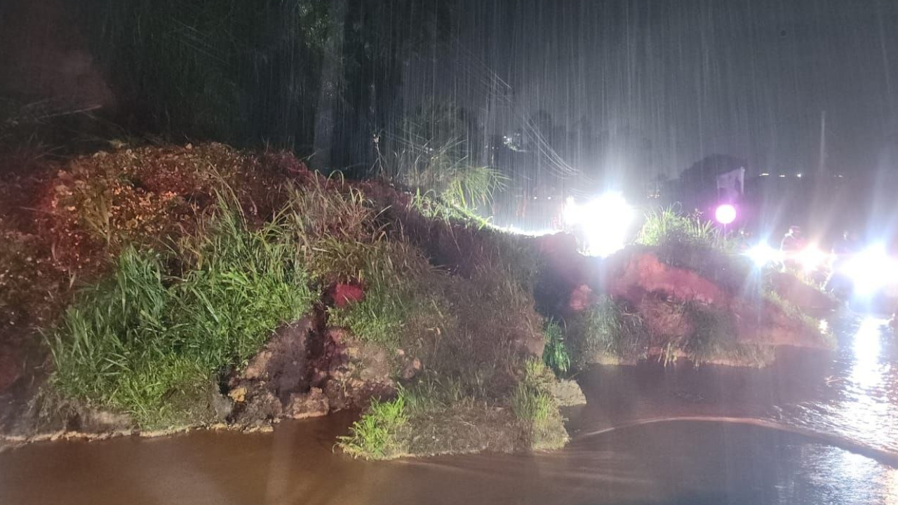 Reportan que no hay paso en la Medellín – Bogotá por deslizamiento; esto se sabe