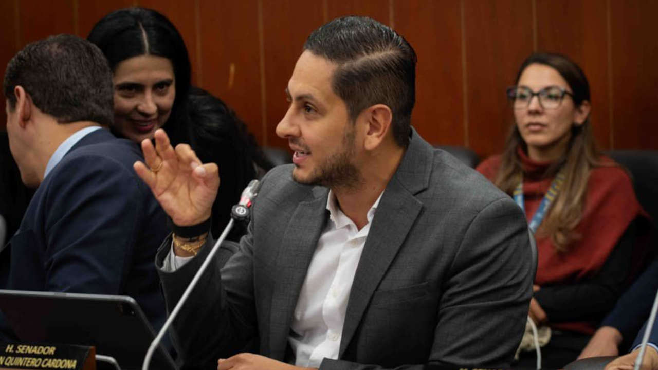 Senador Esteban Quintero avanza con proyecto que cambiaría destino del dinero de peajes