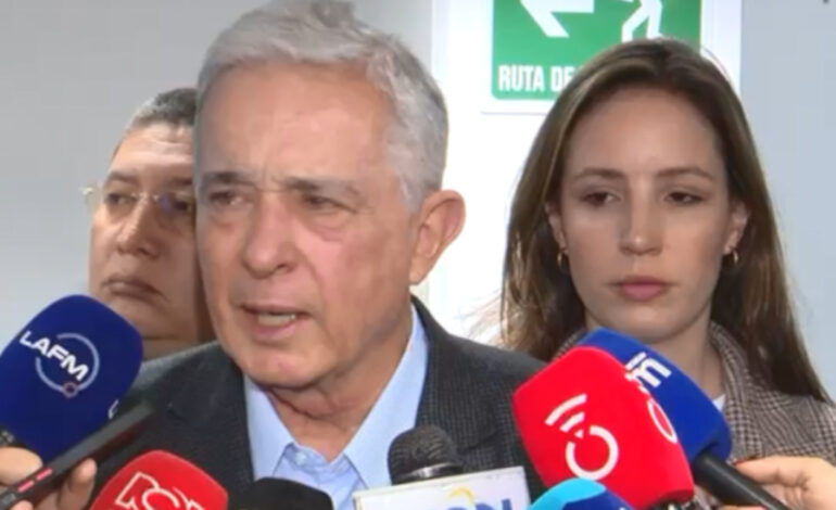“FARC impone votar por Cepeda”: Uribe advierte sobre presión armada en la frontera con Ecuador y lanza críticas al Gobierno Petro
