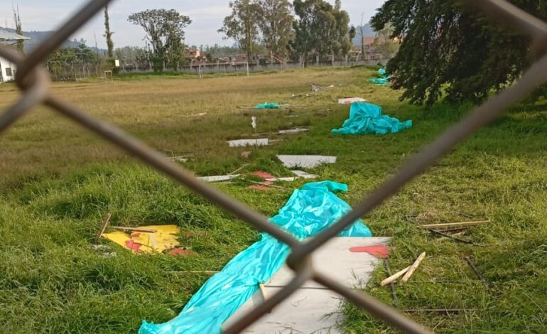 Así quedó el lote luego de que estudiantes derrumbaran el cerco instalado por la Alcaldía de La Ceja.