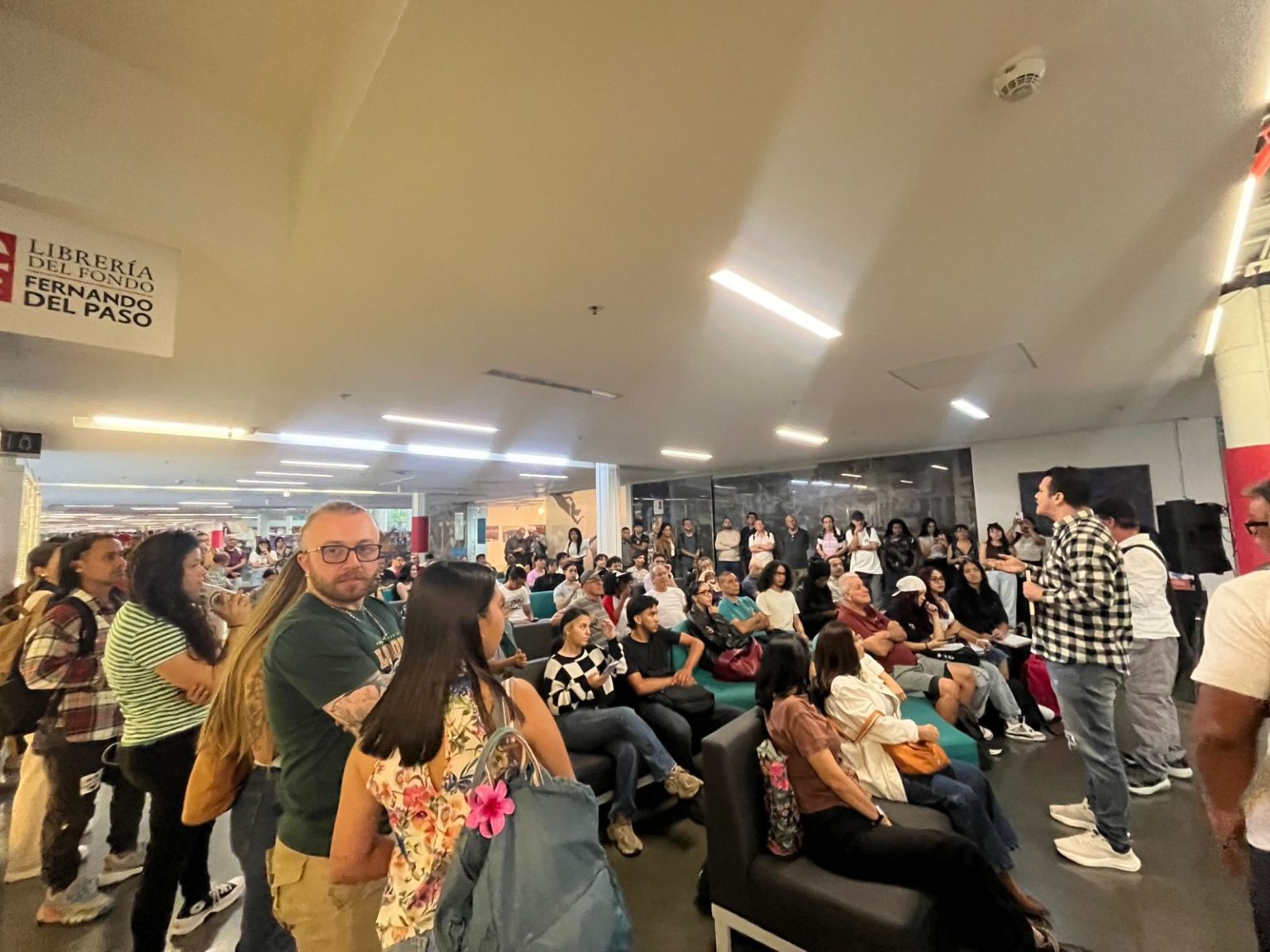 Polémica en Medellín: pese a anuncio de cancelación, se realizó lanzamiento de libro sobre el M-19