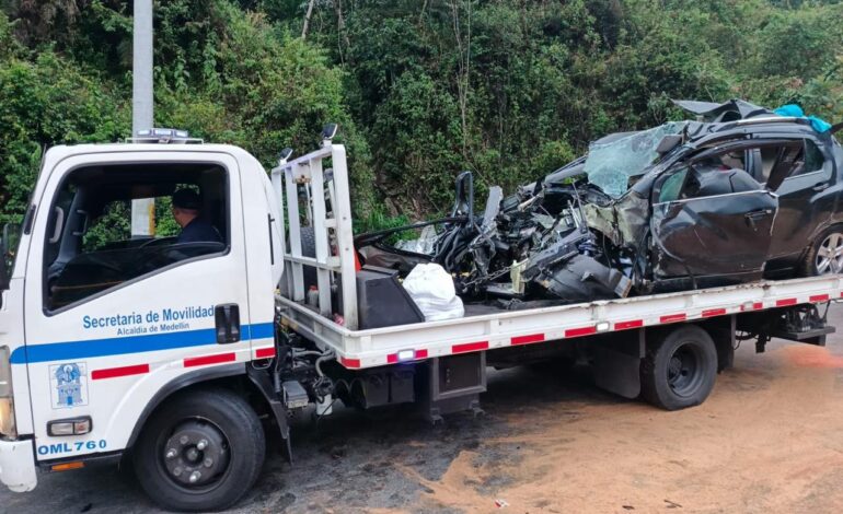 Accidente en la vía a Palmitas Medellín dejó una mujer fallecida y dos heridos