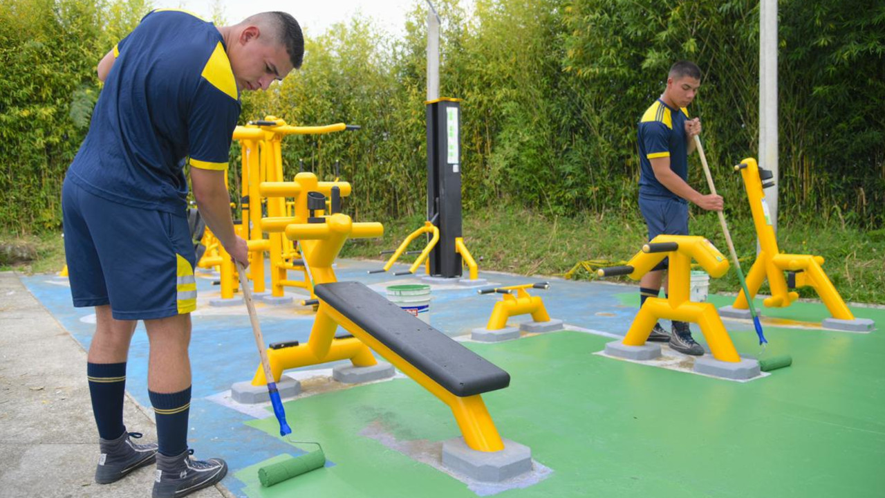 FAC recupera cancha en zona rural de Rionegro y la entregaron renovada a la comunidad