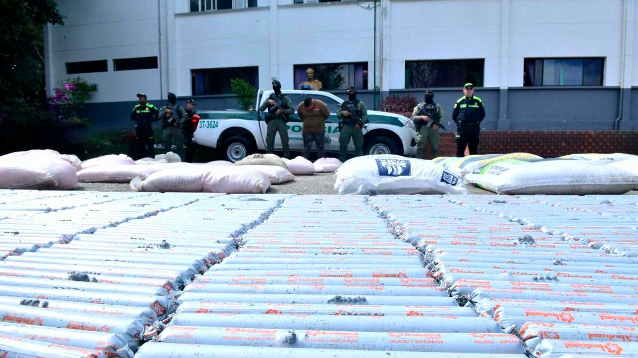 ¿Qué hacían 5 toneladas de explosivos en una casa de Medellín? Autoridades revelan posible vínculo con minería ilegal