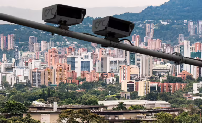 Listado de organismos de tránsito investigados por fotomultas sin aval técnico en Colombia