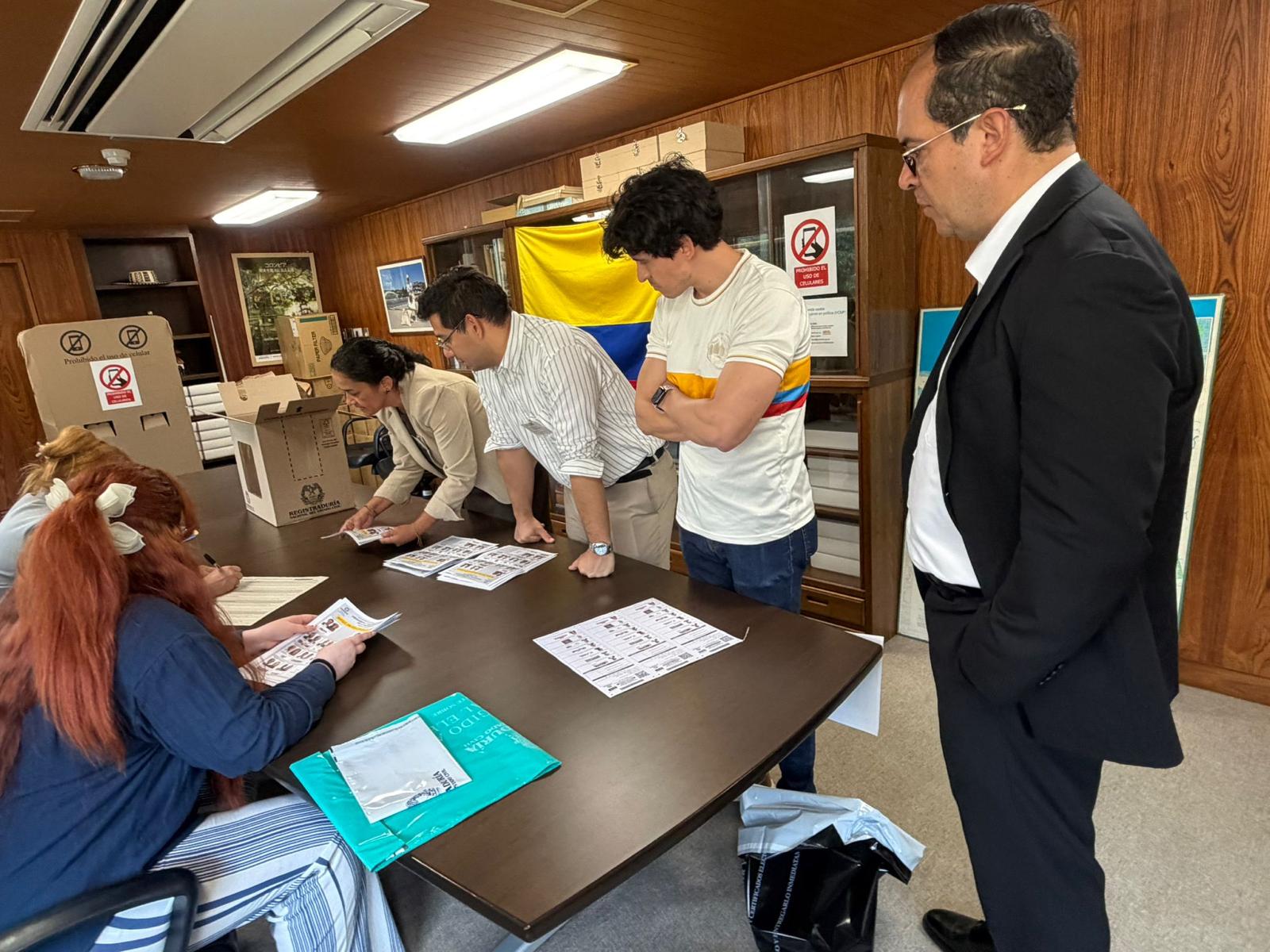 Inicia la votación de colombianos en el exterior para las presidenciales 2026; hay 1,4 millones de ciudadanos habilitados