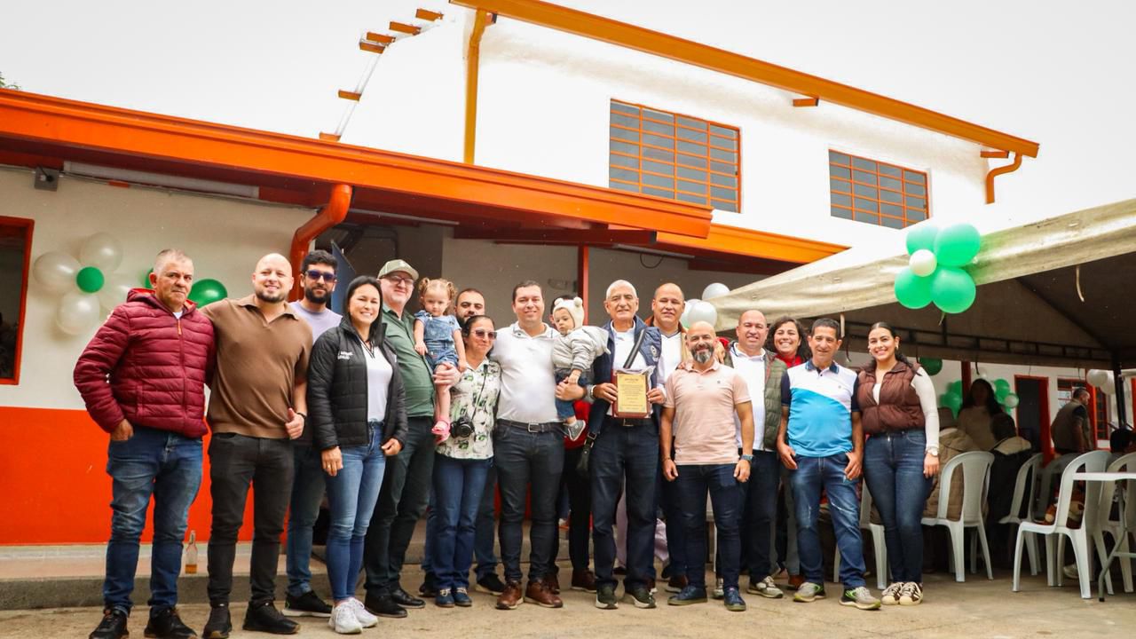 Marinilla refuerza inversión en infraestructura educativa con obras en zona rural