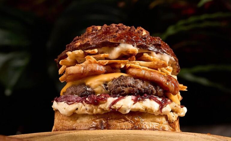Hamburguesa Black Belly de Casa Chester en La Ceja durante el Burger Master 2026