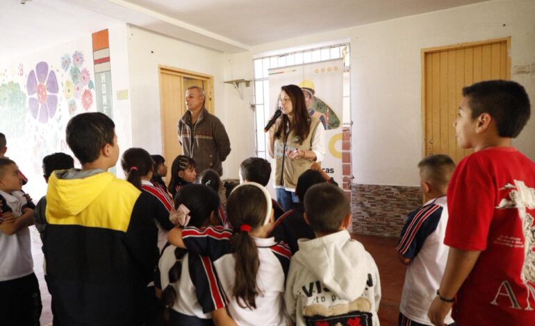 Alcaldía de La Ceja entrega mejoras en escuelas rurales de San Nicolás y San Miguel