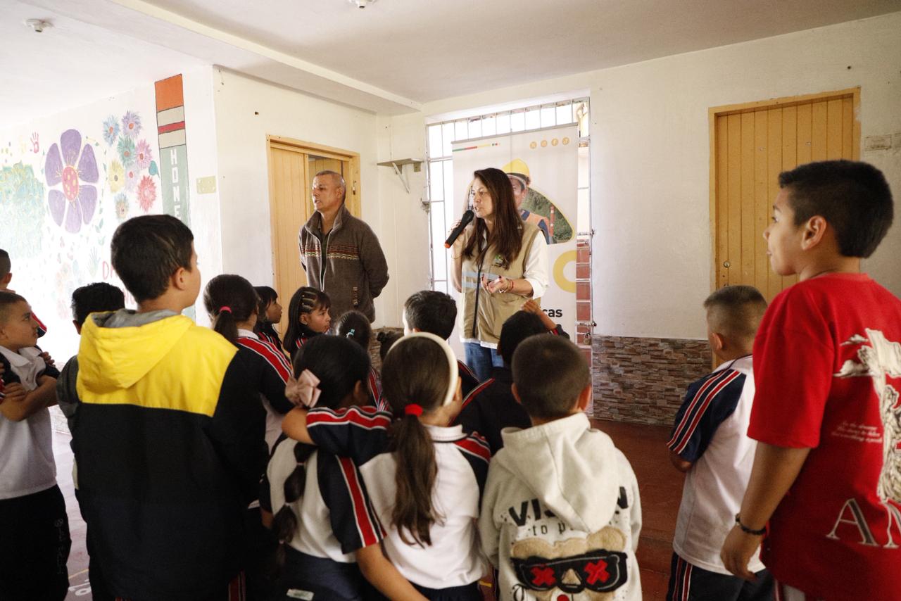Alcaldía de La Ceja entrega mejoras en escuelas rurales de San Nicolás y San Miguel