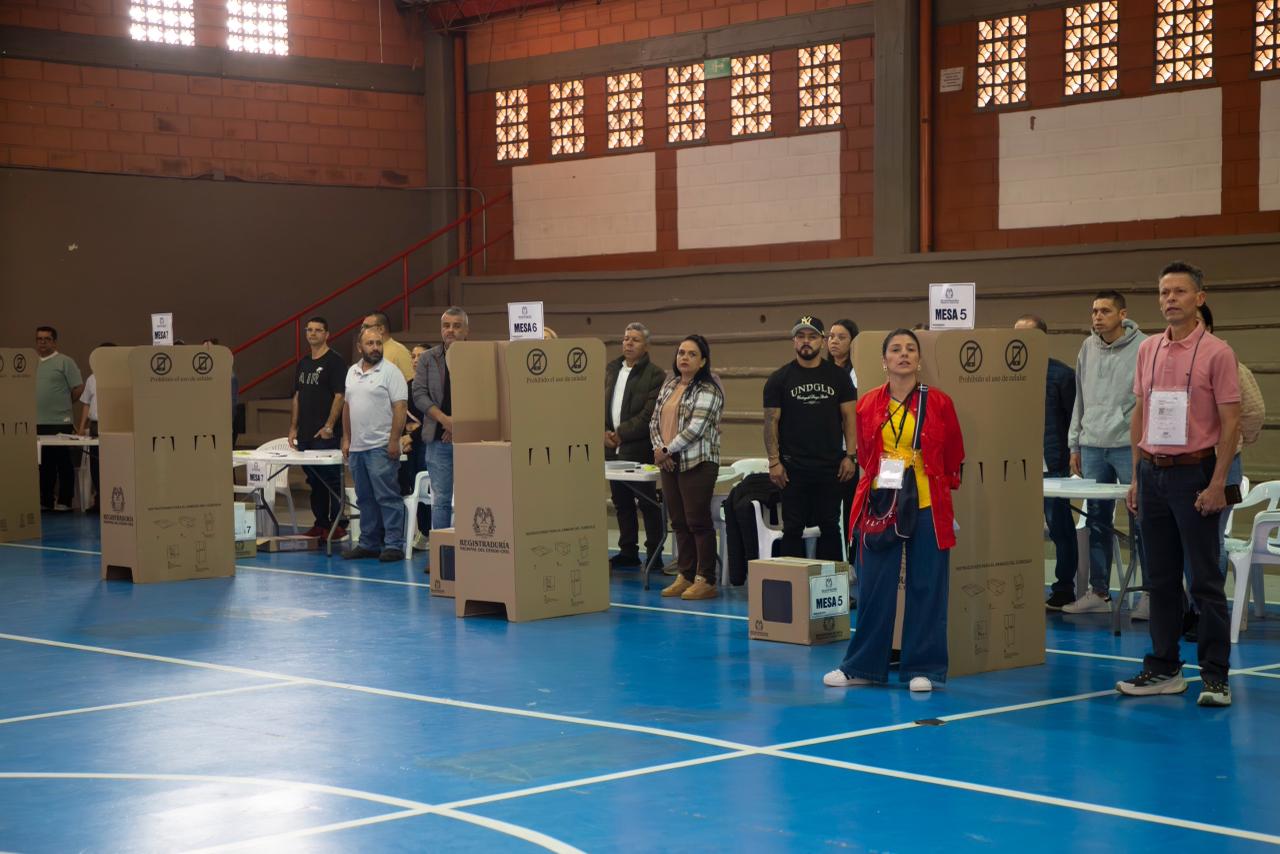 Con drones y refuerzo policial, La Ceja blinda la seguridad durante las elecciones