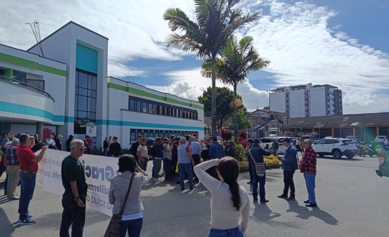 Ministro de Salud anuncia inversiones para hospitales de Guarne y Marinilla.