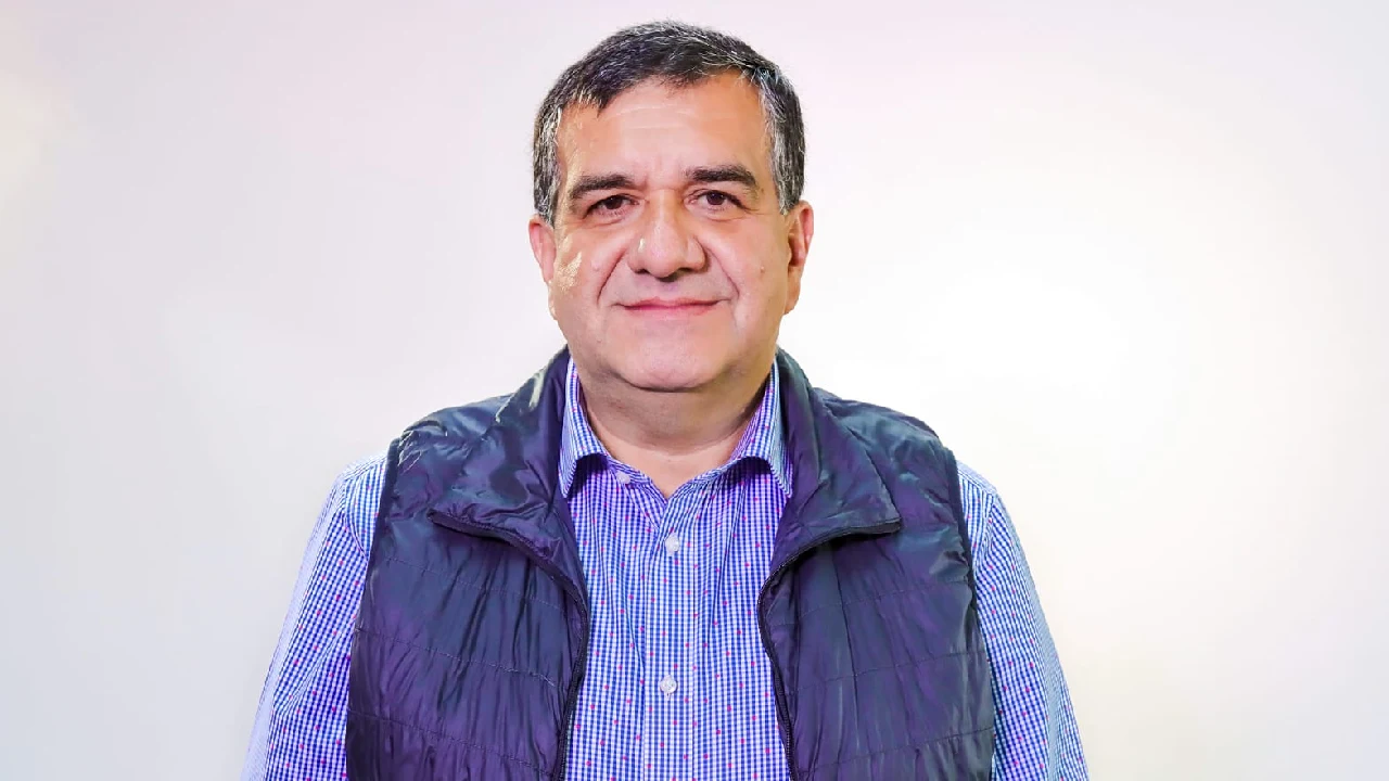Luis Horacio Gallón Arango presenta su renuncia irrevocable como secretario de Infraestructura Física de Antioquia mediante carta dirigida al gobernador Andrés Julián Rendón.