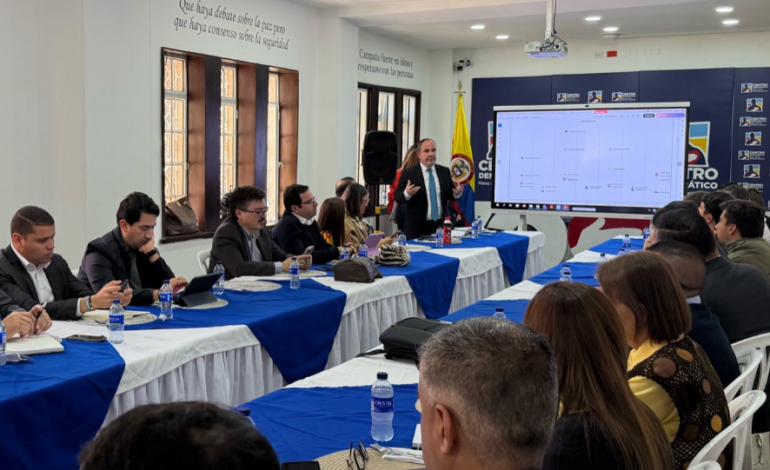 Centro Democrático y Creemos se declaran partidos de Gobierno y respaldan la agenda del presidente electo Abelardo de la Espriella