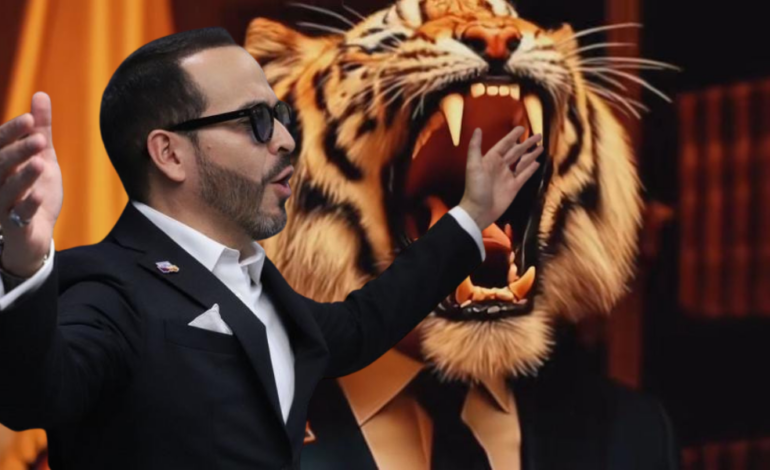 Abelardo de la Espriella durante un acto de campaña presidencial con símbolos del Tigre