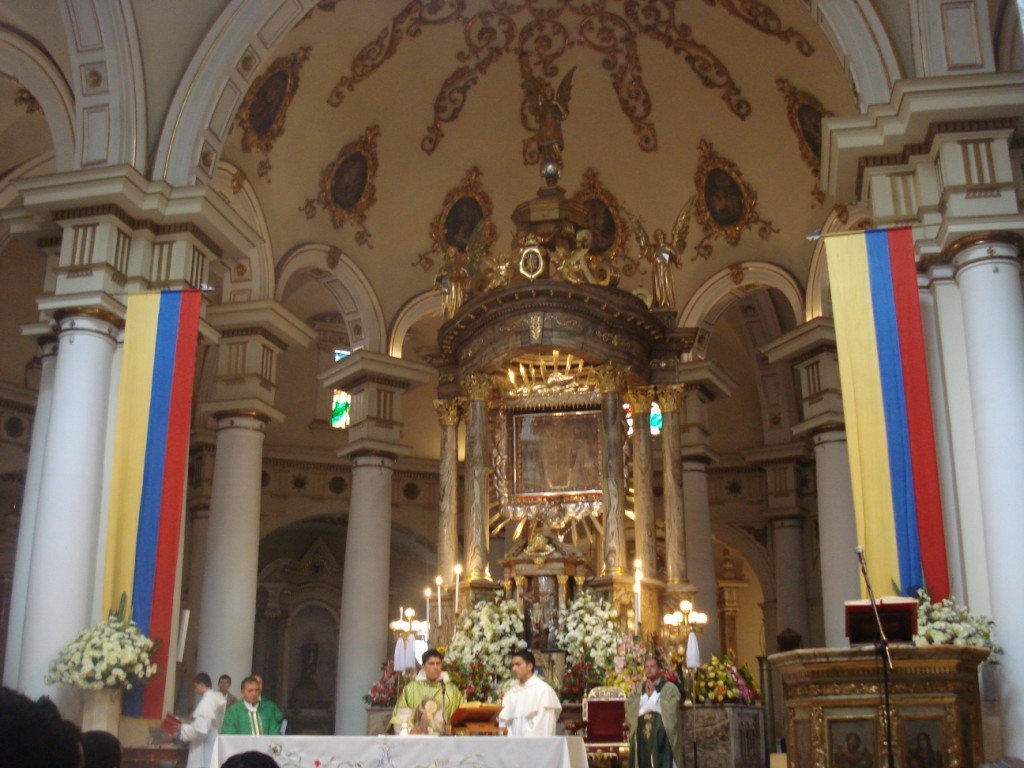 Ley que declara el 9 de julio como fiesta nacional de la Virgen de Chiquinquirá.
