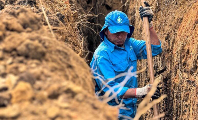 Trabajos de mantenimiento y empalme en la red de acueducto de La Ceja