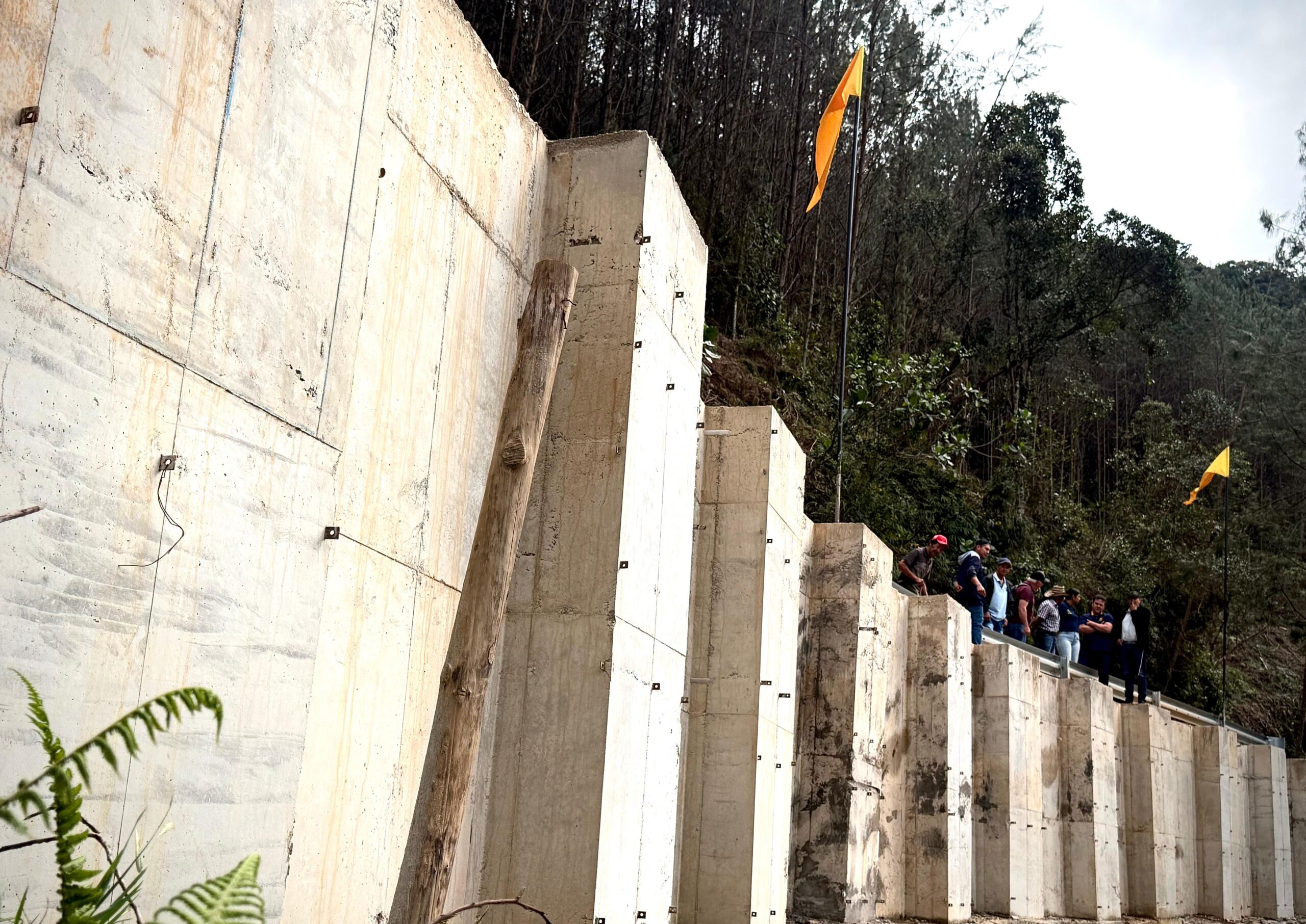 Alcaldía de El Retiro y Gobernación de Antioquia entregan obra para mitigar riesgos en zona rural
