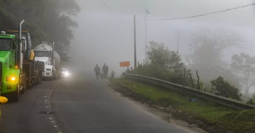 Cierran la vía Medellín-Costa Atlántica por cilindros bomba instalados en Puerto Valdivia
